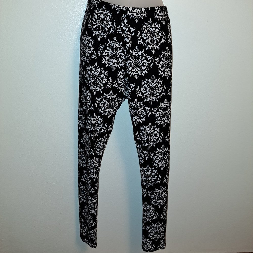 Gold Medal International Black&White Print Cozy Fashion Legging Medium